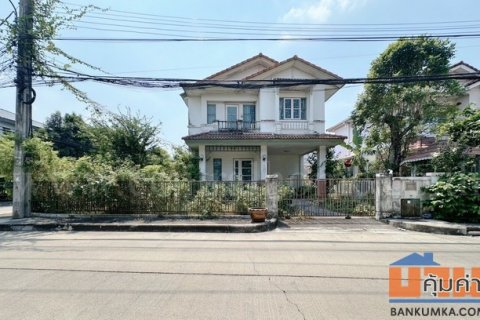 บ้านเดี่ยว 2 ชั้น ชลลดา วงแหวน - รัตนาธิเบศร์ ซอย วัดลาดปลาดุก หลังมุม