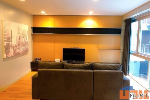 Quad Silom Private quiet comfortable 6th floor BTS Chong Nonsi