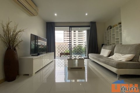 Socio Sukhumvit 61 Safe quiet spacious 3rd floor BTS Ekkamai