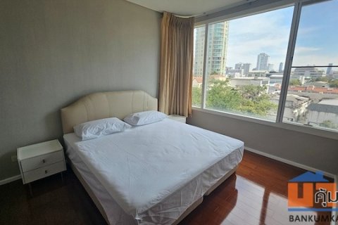 Wind Sukhumvit 23 spacious comfortable private 6th floor BTS Asoke