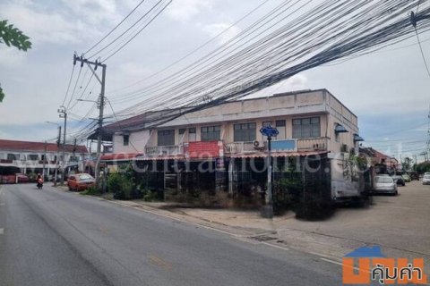 อาคารพาณิชย์ หมู่บ้านพระปิ่น 3 ถนนเมน บางแม่นาง - นนทบุรี