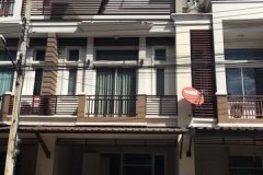 ให้เช่าโฮมออฟฟิศ 3 ชั้น 170 ตรม. 3 ห้องนอนพร้อมห้องน้ำในตัวทุกห้อง พรีเมี่ยม เพลส นวมินทร์-ลาดพร้าว 101