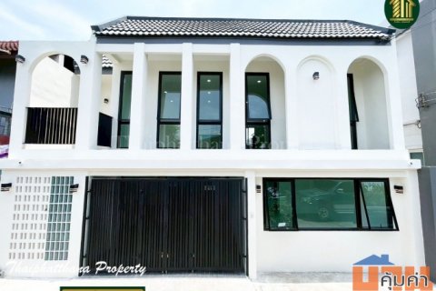 ขายทาวน์เฮ้าส์หน้ากว้าง ซอยพหลโยธิน 48 แยก 52 รีโนเวทใหม่ สวยทั้งหลัง