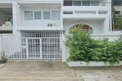 ให้เช่าทาวน์โฮม 3 ชั้น ซอยเอกมัย 22 สุขุมวิท63 เหมาะพักอาศัย หรือทำโฮมออฟฟิศ ใกล้BTSเอกมัย