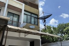 ให้เช่าทาวน์โฮม 3 ชั้นหลังริม 3 ห้องนอน หมู่บ้านซิกเนเจอร์วัชรพล ติดเพลินนารี่ มอลล์ ใกล้ตลาดถนอมมิตร