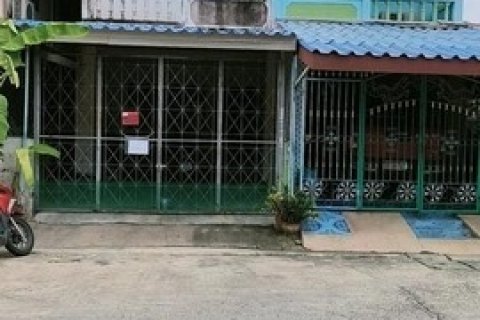 ขายบ้านแฝด2ชั้น​ หมู่บ้านพระปิ่น8​ ต.แพรกษาใหม่​ จ. สมุทร​ปราการ​