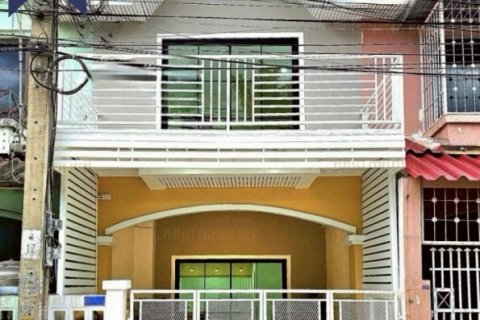 ทาวน์เฮาส์ หมู่บ้าน มนวดีตกแต่งใหม่ทั้งหลังราคาย่อมเยาว์