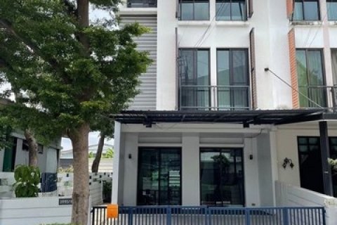 อารียาแมนดารีน่า สุขุมวิท77 ให้เช่า ทาวน์โฮม 3ชั้น ขนาด33ตรว บ้านหัวมุม เฟอร์นิเจอร์พร้อมเข้าอยู่