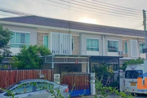 ขายทาวน์เฮ้าส์ 2 ชั้น หมู่บ้านพฤกษาวิวล์ (บ่อกรวด) สนใจติดต่อคุณปนัดดา 0817375109