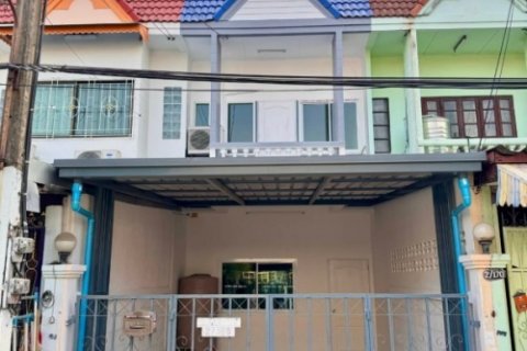 ขายทาวเฮาส์รีโนเวทใหม่ หมู่บ้านเฉลิมสุขนิเวศน์ 9 ซอยรามอินทรา 14 ปากซอยสถานีรถไฟฟ้ามัยลาภ เข้าอยู่ได้เลย