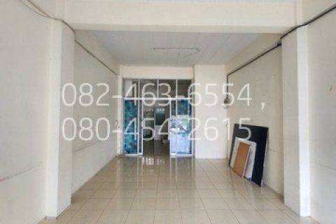 ขาย ตึกแถว 4 ชั้น ถนนโรจนะ ในเมือง อยุธยา ทำเลดี ใกล้เซ็นทรัล อยุธยา