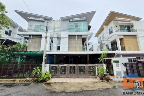 บ้านแฝด 3 ชั้น แกรนด์ ไอ - ดีไซน์ วิภาวดีฯ พร้อมอยู่