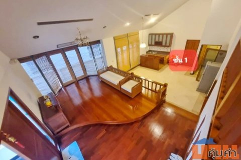 ขาย บ้านเดี่ยว 2 ชั้น 80 ตร.วารัชดา32-38 BTS รัชโยธิน 1.1กม. ติดถนนหลัก .ไม้สักทั้งหลัง 2-3นอน 4 น้ำ