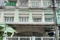 ขายทาวน์โฮม 3 ชั้น ม.ยิ่งรวยนิเวศน์ เลียบคลองประปา - ประชาชื่น