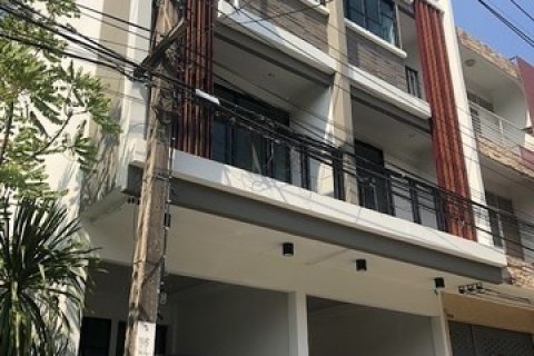 รหัสC6843 ให้เช่าทาวน์โฮม 3ชั้น ย่านถนนนวมินทร์ ใกล้หมู่บ้านสินธานี 1 เหมาะทำโฮออฟฟิศ