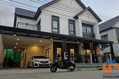 ขายบ้านเดี่ยว 2 ชั้น Centro บางนา ขนาด 56.5 ตร.วา สไตล์ Modern Luxury เฟอร์ครบ บ่อปลาคาร์ฟ ใกล้ MEGA บางนา