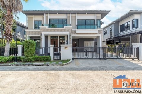 บ้าน แกรนด์บางกอก บูเลอวาร์ด สาทร 70 ตร.ว. 4BEDROOM4BR 16900000 BAHT. เปย์หรือเท