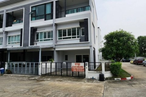 ขายทาวน์โฮมย่านวัชรพล ม.เดอะริคโค่ ทาวน์@วัชรพล ซ.ร่วมมิตรพัฒนา(ห้าแยกวัชรพล)