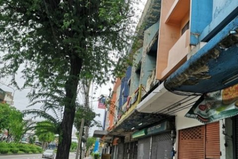 ขายอาคารพาณิชย์ ริมถนนนวมินทร์ ตึกลึก 24.3 ตรว. ทำเลดี ใกล้โรงเรียนโสมาภา ใกล้ปตท.จอดรถได้