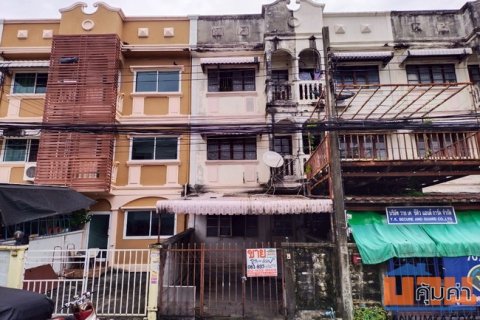 ขายทาวน์เฮ้าส์ หมู่บ้านสุภาวัลย์ ซอยรามคำแหง 176 เนื้อที่ 18 ตร.ว. 3 ชั้น 4 นอน 3 น้ำ