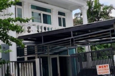 ให้เช่าบ้านเดี่ยว 3 ชั้น พร้อมดาดฟ้า (Terrace) ขนาด 350 ตร.ม. ใกล้ซอยพัฒนาเวท 12 ใกล้BTS สถานี พระโขนง กรุงเทพฯ