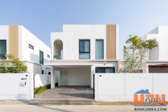 บ้านสร้างใหม่ 2 ชั้น สไตล์โมเดิร์น สวยสะดุดตา ตกแต่งครบ หางดง