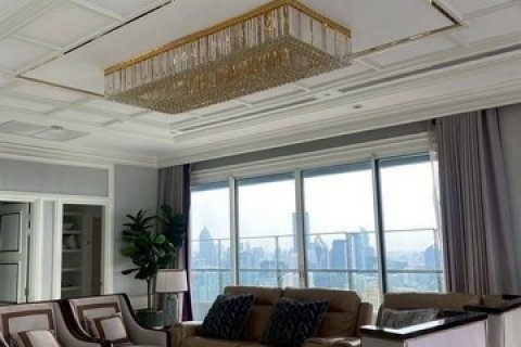 ขายหรือให้เช่า คอนโด 5 ห้องนอน Q Asoke Penthouse 274 ตร.ม. ชั้น 42 ติด MRT เพชรบุรี เฟอร์ระดับ 5 ดาว