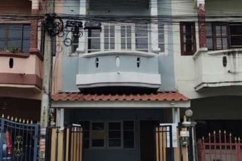 ขาย ทาวน์เฮ้าส์ จินดาทาวน์ คู้บอน27 แยก58 ใกล้รถไฟฟ้า
