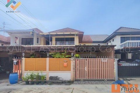 บ้านแฝด ซอย รัตนาธิเบศร์ 22 ติวานนท์ 25 ( แผ่นดินทอง )