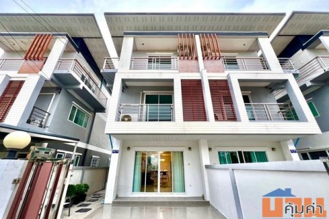 ทาวน์โฮม 3 ชั้น ทำเลดี เขาน้อยใกล้เดอะชิลด์ บ้านตรงปกพร้อมเข้าอยู่