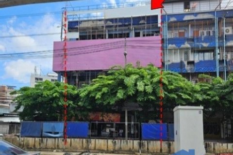 ขายอาคารพาณิชย์เขตห้วยขวาง ติดถนนลาดพร้าว กรุงเทพมหานคร