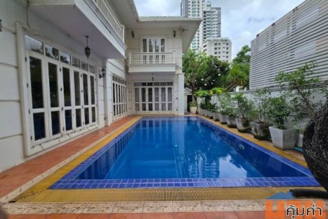 ขายบ้านเดี่ยว 2 ชั้น พร้อมที่ดิน ขนาด 133.7 ตรว. สุขุมวิท 33 ตรงข้ามห้างเอ็มสเฟียร์ ใจกลางสุขุมวิท ใกล้ BTS พร้อมพงษ์ แล