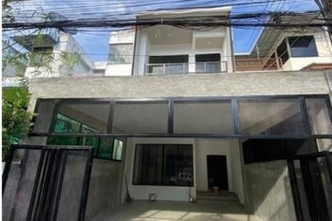 ให้เช่าทาวน์โฮม3ชั้น สุขุมวิท77 ใกล้BTSอ่อนนุช MRTศรีนุช