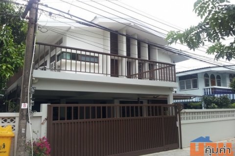 ให้เช่า บ้านเดี่ยว 2 ชั้นเนื้อที่ 70วา 4 ห้องนอน 3 ห้องน้ำ แอร์ เฟอร์นิจอร์บางส่วน ถนนประชาราษฎร์บำเพ็ญ เขตห้วยขวาง