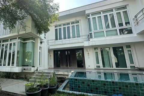 ขายบ้านเดี่ยวหรู พร้อมสระว่ายน้ำ & สวนส่วนตัว ใจกลางสุขุมวิท 71