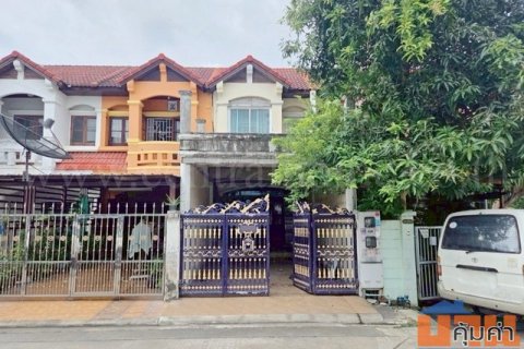 ทาวน์เฮ้าส์ นันทนาการ์เด้น 2 รัตนาธิเบศร์ - ท่าอิฐ ถนนเมน