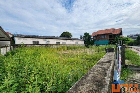 ขายที่ดิน ในหมู่บ้านบัวขาว ซ.รามคำแหง 174 เนื้อที่ 51 ตรว. เหมาะสร้างบ้านเดี่ยว หอพัก อพาร์ทเมนต์