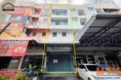 อาคารพาณิชย์ 4 ชั้นครึ่ง สี่แยกสวนสมเด็จ ปากเกร็ด นนทบุรี