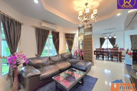 ให้เช่าบ้านเดี่ยว 2ชั้น พื้นที่กว้าง หลังริม หมู่บ้านมณีรินทร์ กรีนพาร์ค อ่างศิลา ต.เสม็ด อ.เมืองชลบุรี จ.ชลบุรี