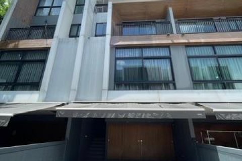 ให้เช่าทาวน์โฮม 3.5 ชั้น 185 ตรม. โครงการ Arden ลาดพร้าว71 ใกล้โรงเรียนสตรีวิทยา2 เฟอร์นิเจอร์บางส่วน
