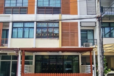 ขาย ทาวน์เฮ้าส์ 3ชั้น ย่านรามอินทรา-วัชรพล ใกล้ตลาด สิ่งอำนวยความสะดวกครบ มบ.ซิกเนเจอร์ ถ.วัชรพล รามอินทรา สุขาภิบาล5