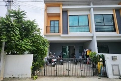 บ้านสวยหลังริมพร้อมอยู่ หมู่บ้านมายกรีน บางพระ – อ.เมืองฉะเชิงเทรา บ้านสวย พื้นที่ใช้สอยลงตัว ทำเลดี เงียบสงบ