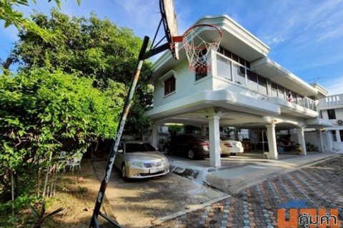 ขายด่วนบ้านพร้อมที่ดินผืนใหญ่ใจกลางเมืองปากน้ำ ใกล้ BTS เพียง 290 เมตร