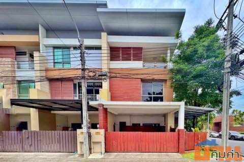 ขายบ้าน 3 ชั้น หลังมุม ภัทรโมทาวน์ แจ้งวัฒนะ 19 อยู่หน้าคลับเฮ้าส์ 35 ตร.ว. ต่อเติมครบ พร้อมอยู่ ใกล้สถานีรถไฟฟ้าสายสีชม
