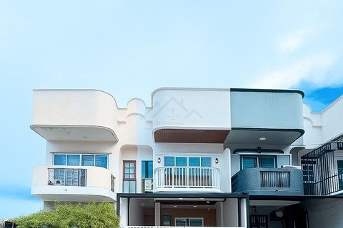 ขายทาวน์โฮม 3 ชั้น 17 ตรว. หมู่บ้าน 84 แมนชั่น ลาดพร้าว84 ทำเลดี ใกล้ทางด่วน MRT ลาดพร้าว71 รีโนเวทใหม่พร้อมอยู่