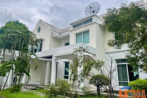 ขายบ้านเดี่ยว 2 ชั้น สไตล์ modern classic หลังใหญ่ที่สุดในโครงการ