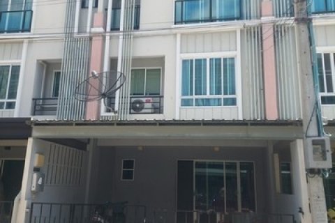 ให้เช่าทาวโฮม3 ชั้น หมู่บ้านพาทิโอพัฒนาการ ซอย38 ถนนพัฒนาการ เขตสวนหลวง