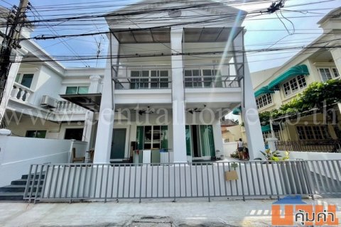 P2 บ้านแฝด หมู่บ้าน การ์เด้นซิตี้ สุขุมวิท 79 หลังริม รีโนเวทใหม่ทั้งหลัง พร้อมเข้าอยู่