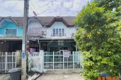 ทาวน์เฮ้าส์ 2 ชั้น หมู่บ้าน ร่มเงาไม้ ซอย วัดลาดปลาดุก บางบัวทอง