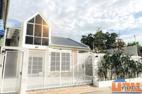 บ้านเดี่ยว 2 ชั้นขนาดใหญ่ 75 ตรว. 6 ห้องนอน ซอยลาดพร้าว 91 พร้อมสระว่ายน้ำสุดหรู ใกล้รถไฟฟ้าสายสีเหลือง